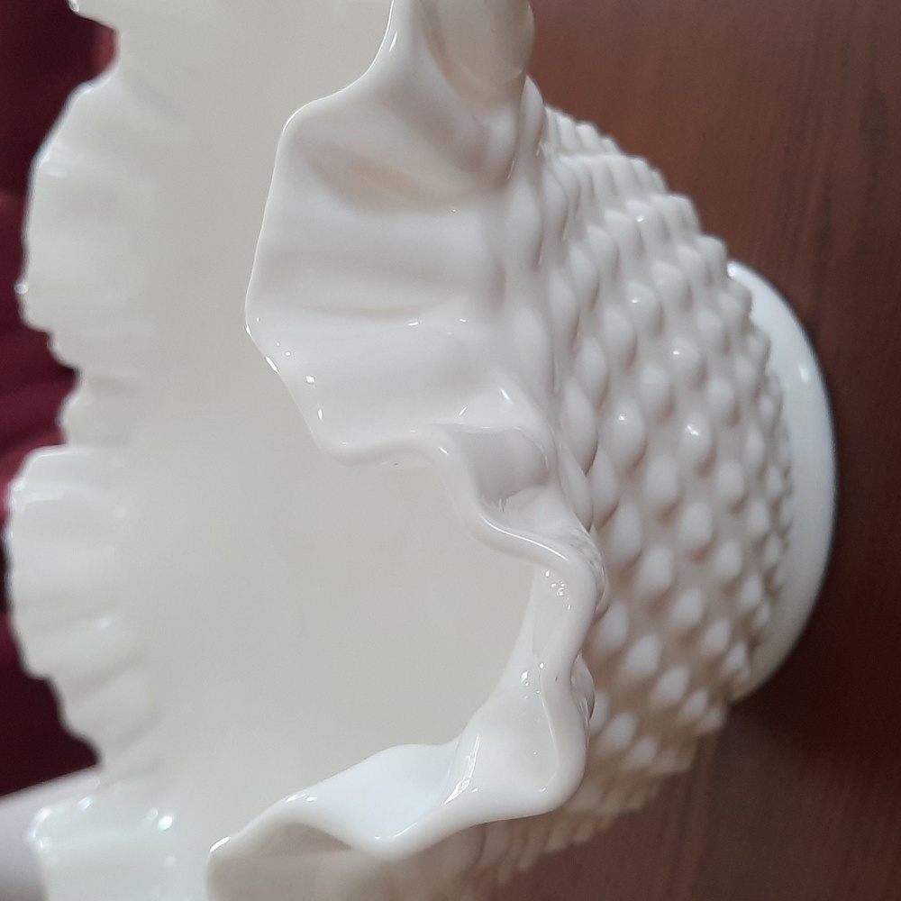 VTG Fenton Hobnail Ruffled Milk Glass Bowl - Picture 2 of 4